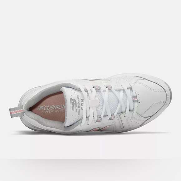 New Balance Women's 608 V5 Wide Fit Walking Shoes Size 9 - Picture 3 of 5